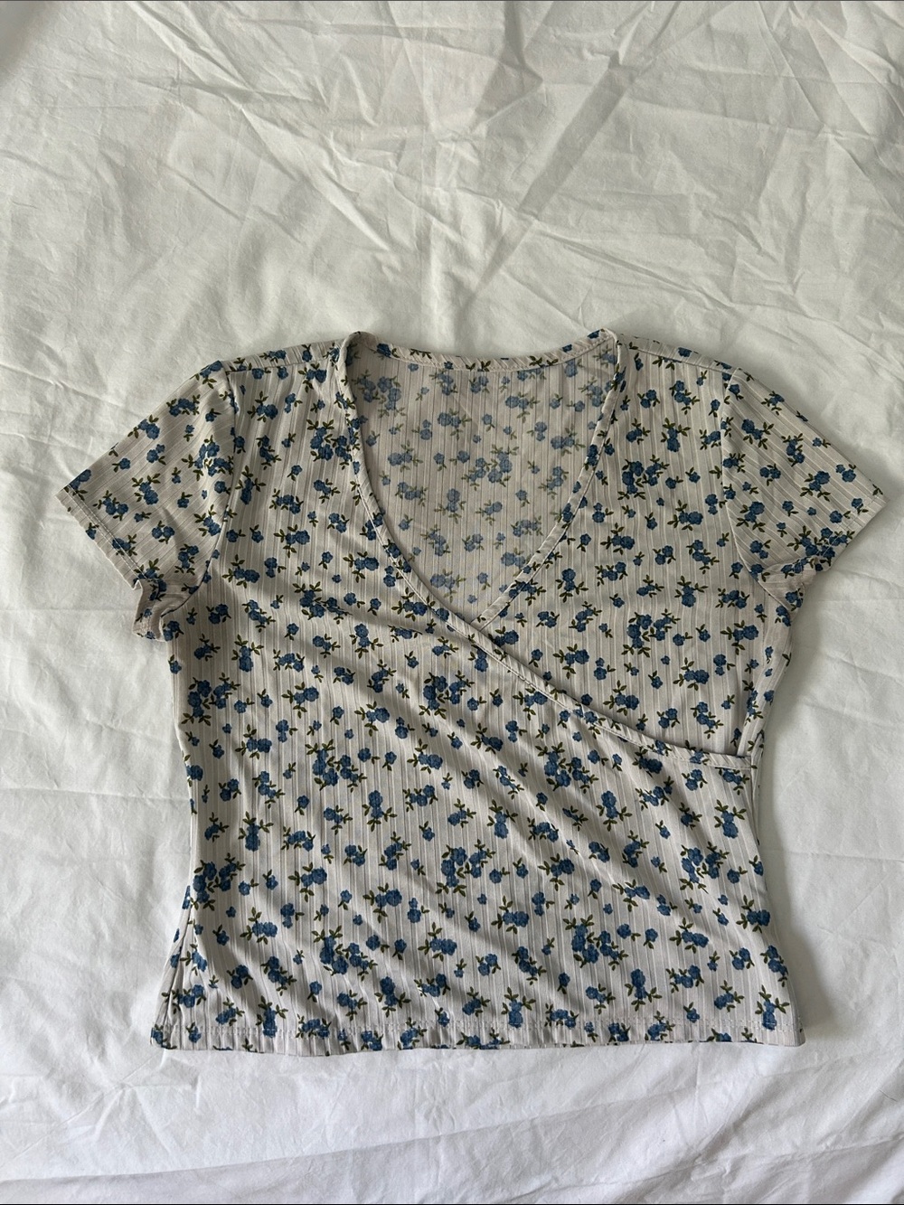 Floral Faux-Wrap Short Sleeve Tee in White and Blue